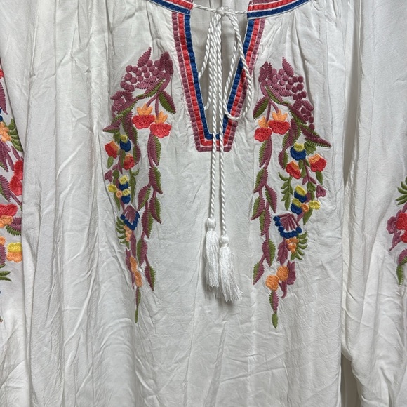 Cato White Tunic with Multicolor Embroidery Size 22/24 - Picture 3 of 8